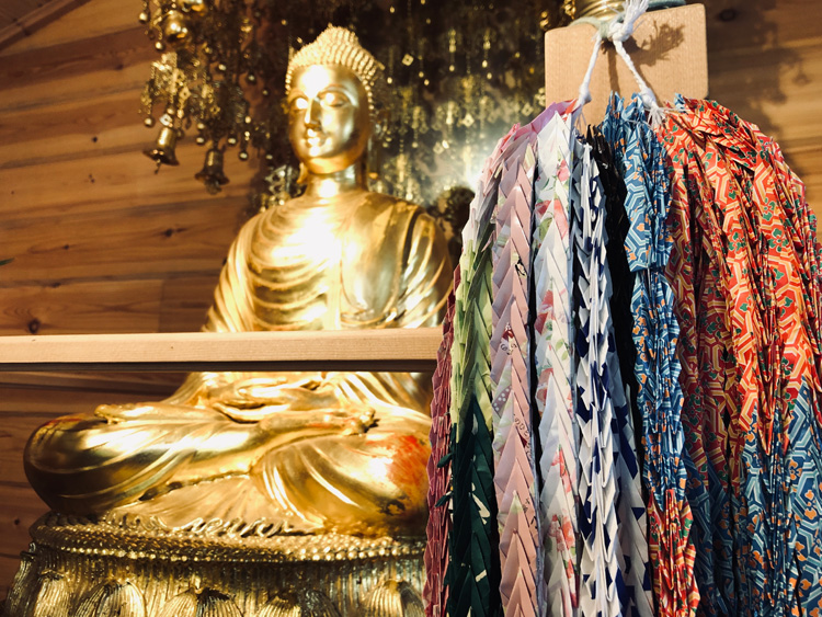 護法山正雲寺 会津本山 正雲寺は誰もが気持ちよく集える「みんなのお寺」です。 祈願をする