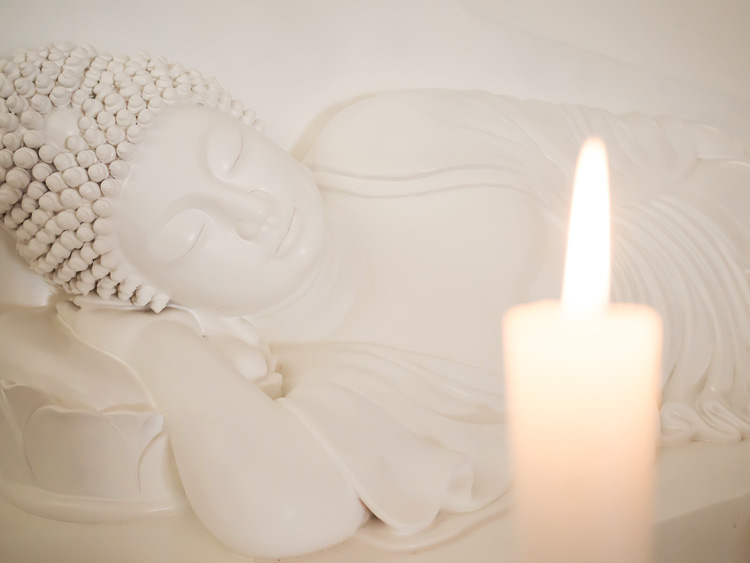 護法山正雲寺 会津本山 正雲寺は誰もが気持ちよく集える「みんなのお寺」です。 お骨を納骨堂に納める