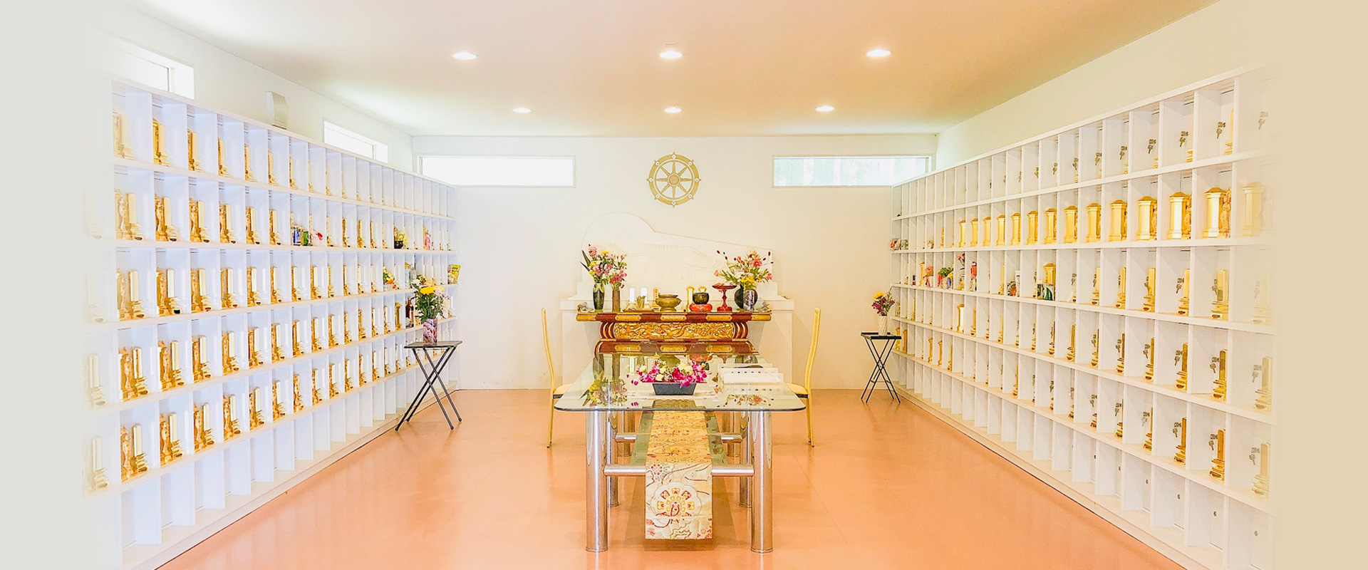 護法山正雲寺 会津本山 正雲寺は誰もが気持ちよく集える「みんなのお寺」です。お骨を納骨堂に納める